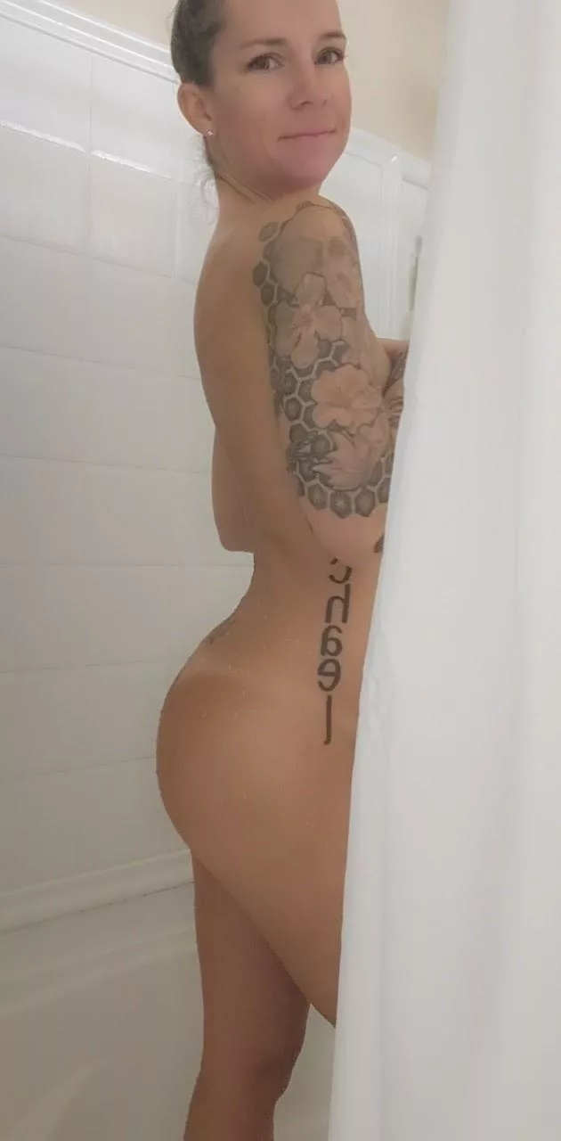 Does your wife send you selfies like this? posted by ppitaplays_