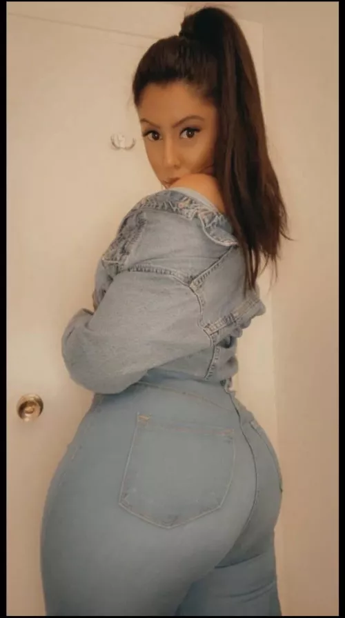 God damn 🥵 by Original_Culture1510