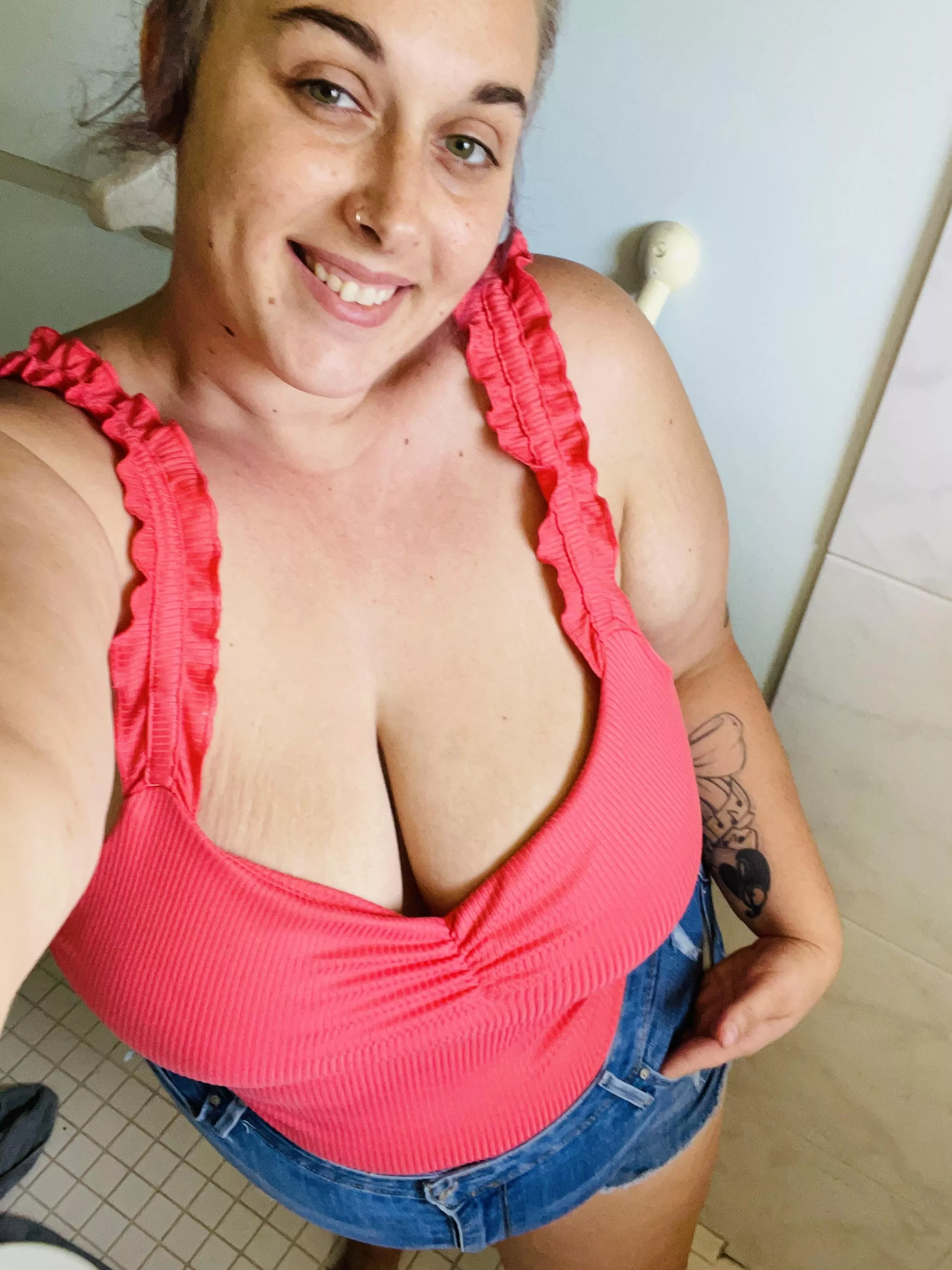 Good afternoon 😘 posted by titzntequila