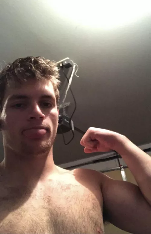 Hey do you like what you see? by PlayboiKetchup