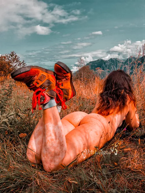 Hiking naked and enjoying the mountains by vitiligora