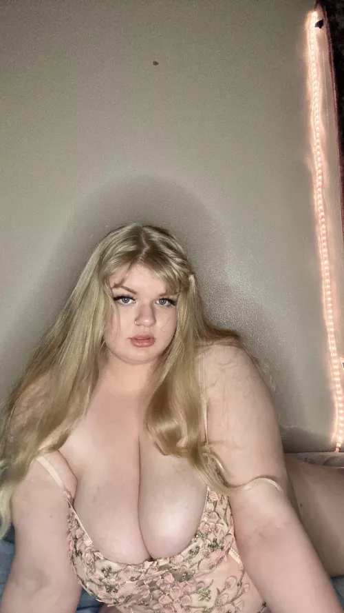 hope this brightens up your saturday night 💋 by saucyysarahhh