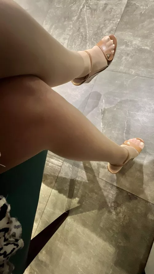 Out and about last night… by FlyMiranda747