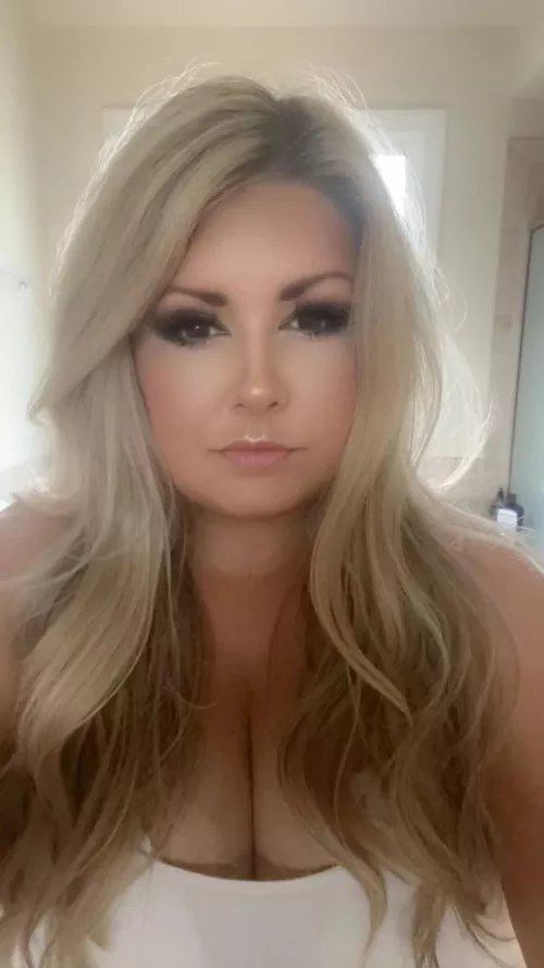 Sunday selfie by Highheel_Hotwife_GA