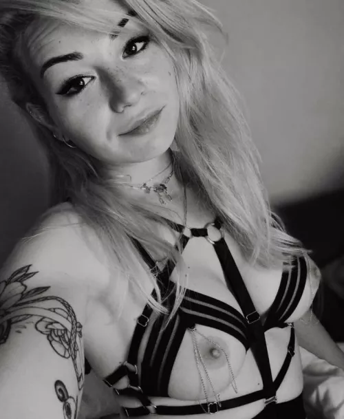 What would you do if i showed you this picture? by ninou11996