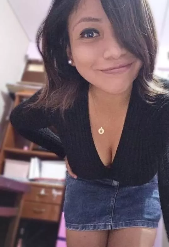 Would you go out with a young latina milf? posted by SexyAzucena