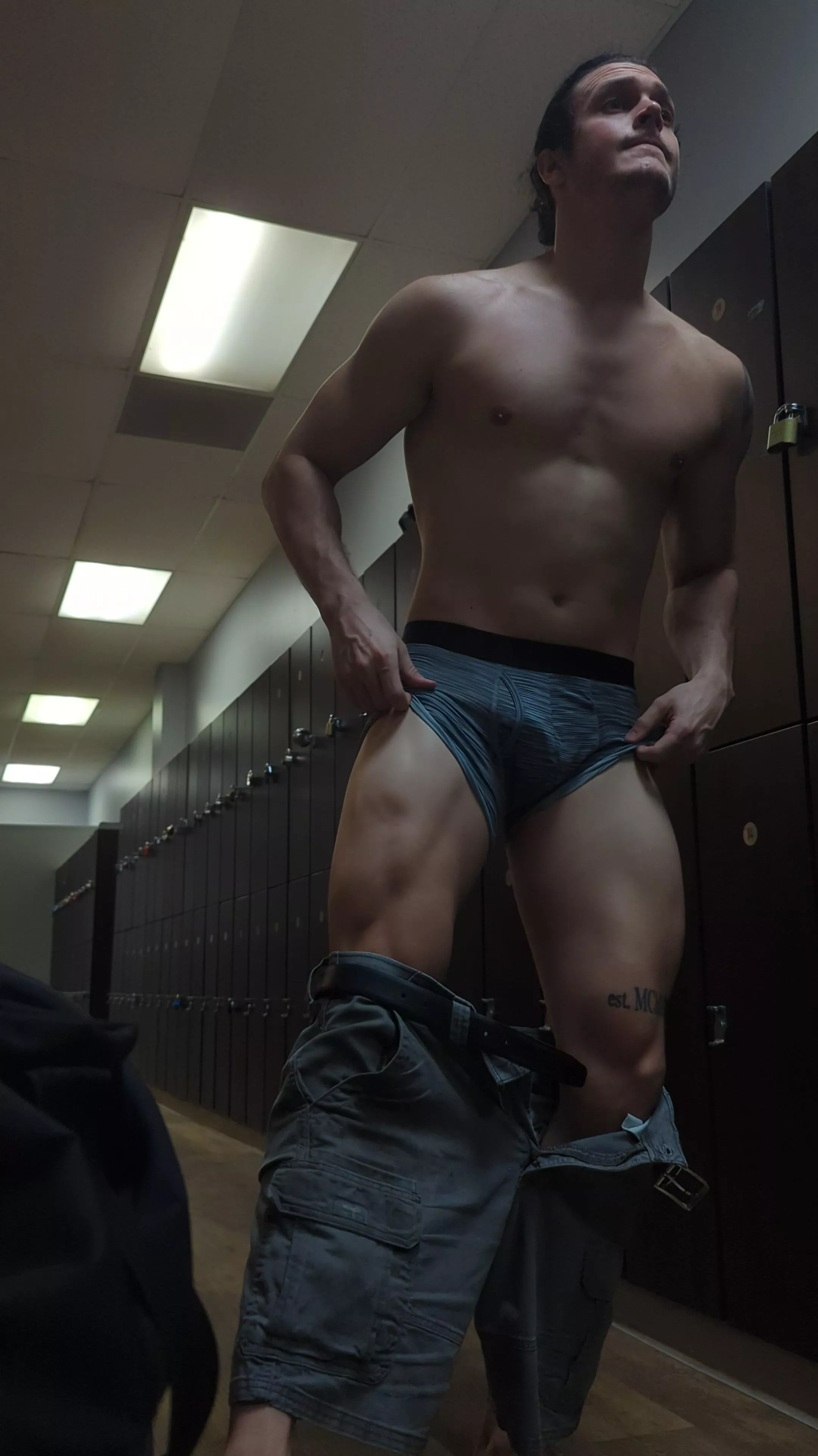 Would you watch me strip down after leg day? posted by meaty_tarzan