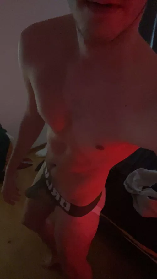 25 kinky French sub looking for his good dom. I m looking for an owner to control me long term . Let me worship you and turn me as your toy. Just break my mind and I m yours. by yoursexygay97