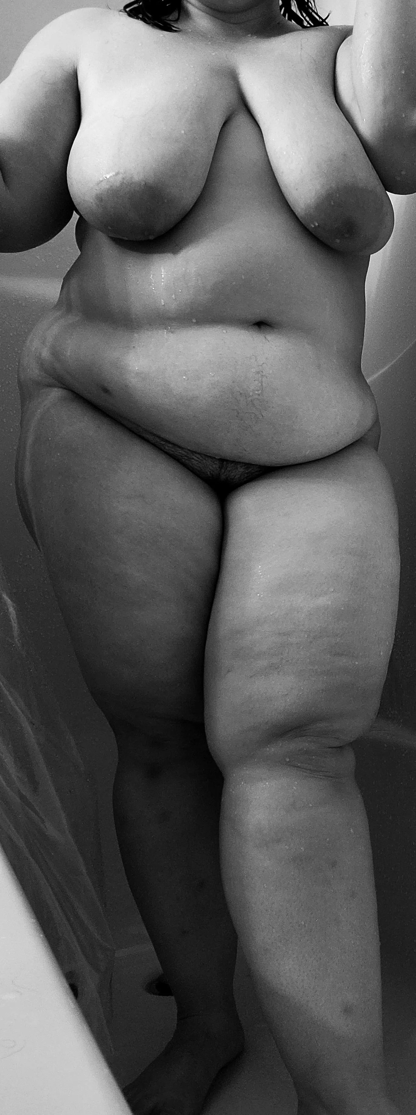 A little black and white moment posted by curvylatinahousewife