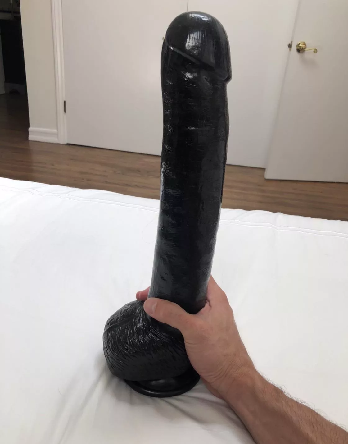 Anyone in Los Angeles? Dm me posted by hugexhuge