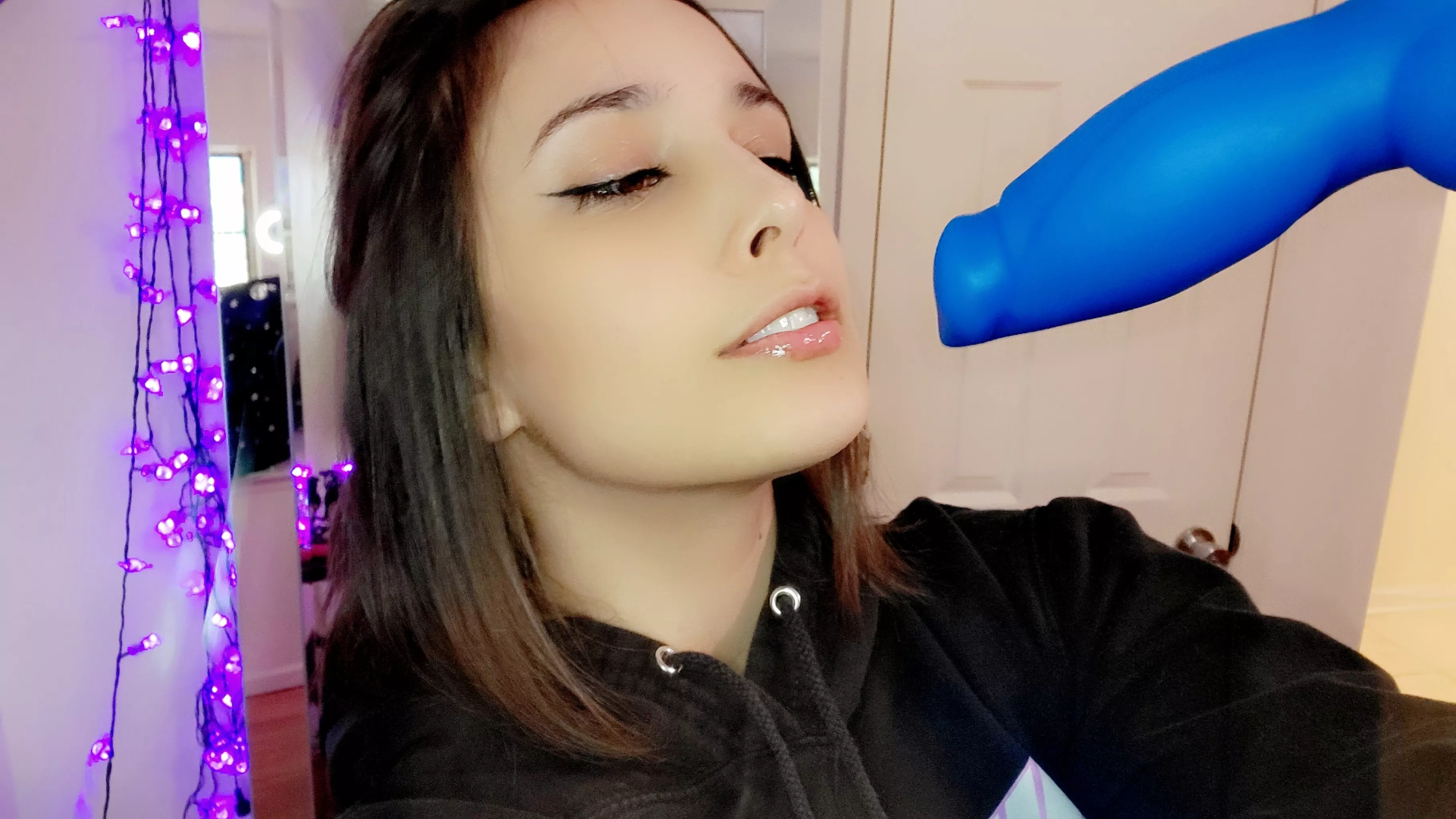 big blue knot [Neotori Mundir] 💙💦 posted by moonlit___fox