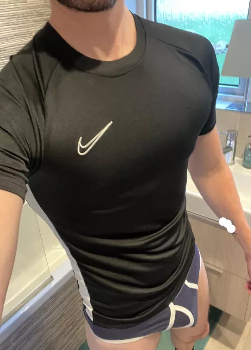 Bulge and tight T-shirt for a great combo? by irishtwunk