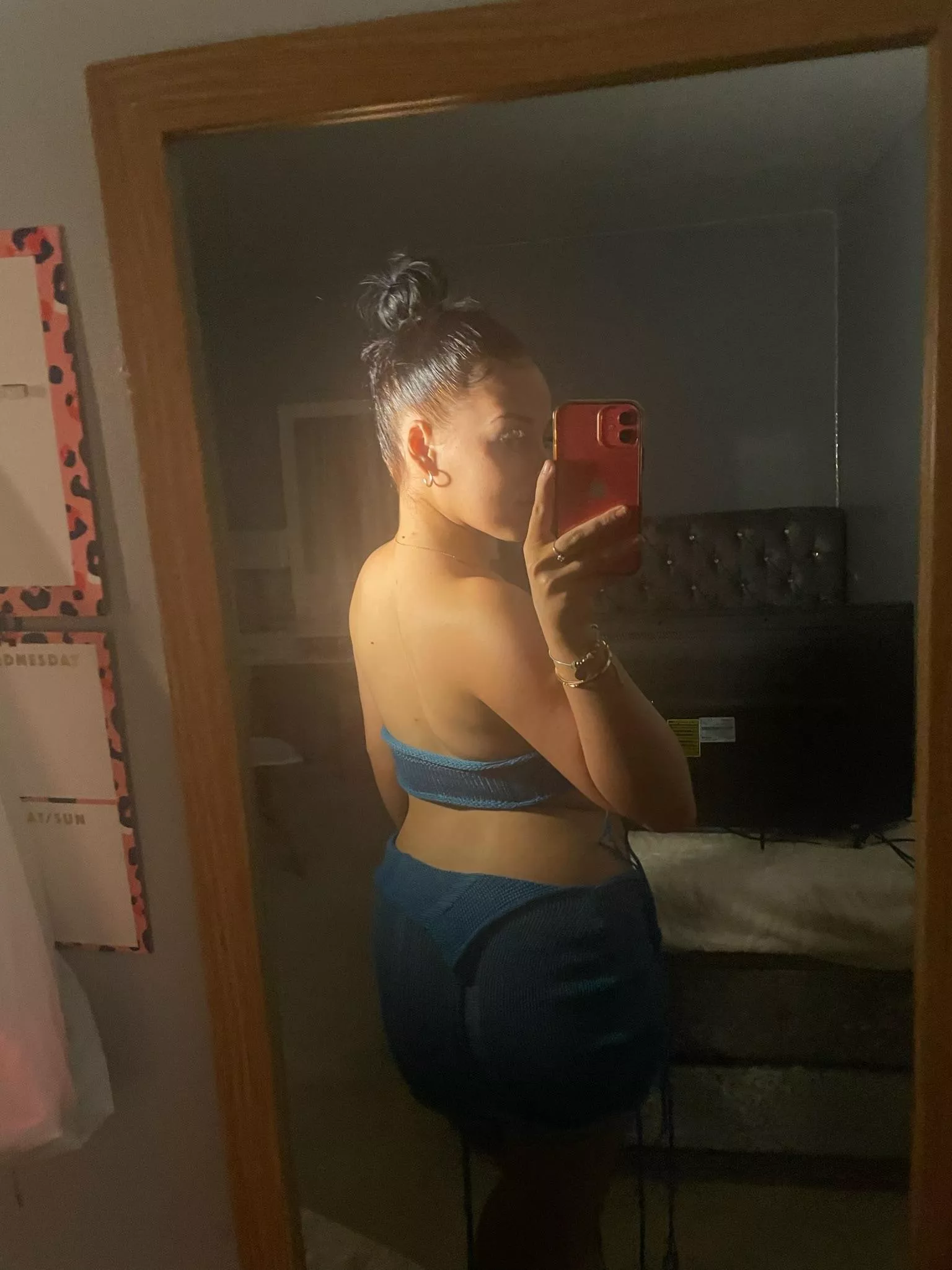 Describe my bubble butt with one word and one emoji :) posted by lmayritalmv