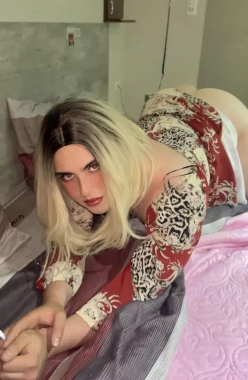 Im a WHAT!? 🤫💋🔥 by SecretlyKendraa