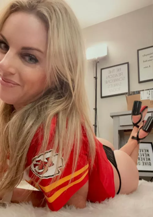 I'm ready for Kelce when it doesn't work out with Taylor! by tallgirlalli