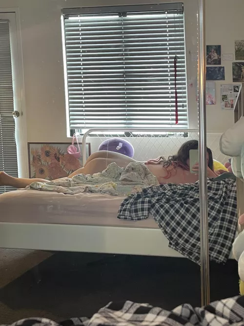 Just waiting here for u to fuck my ass 🍑 by Sweet-Comment-xxx