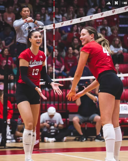 Legs for Days by thebababooey