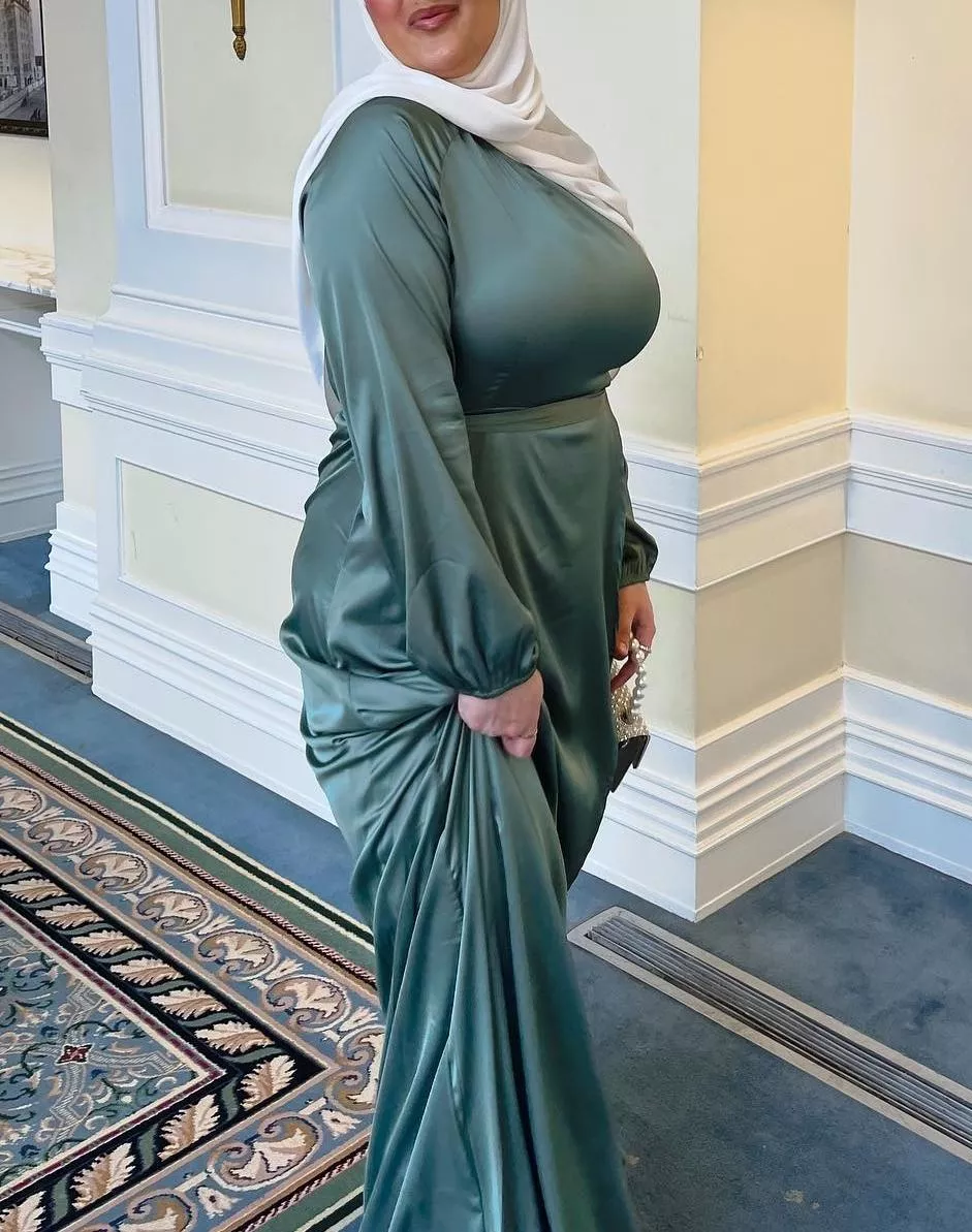 My sexy hijabi Wife. posted by Founder35