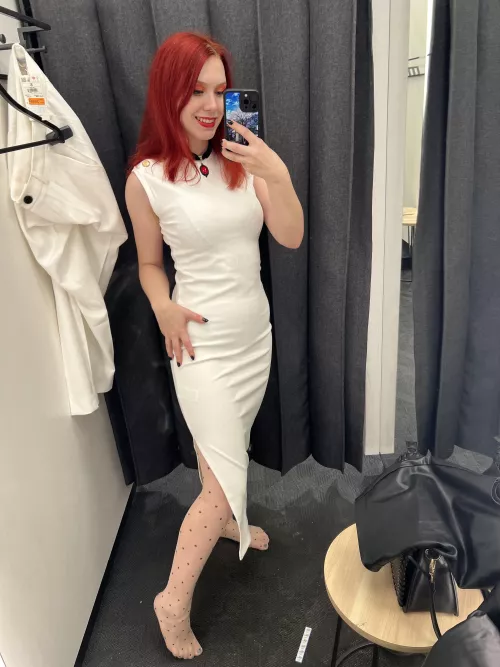 Red❤️ by ichigo_emaa