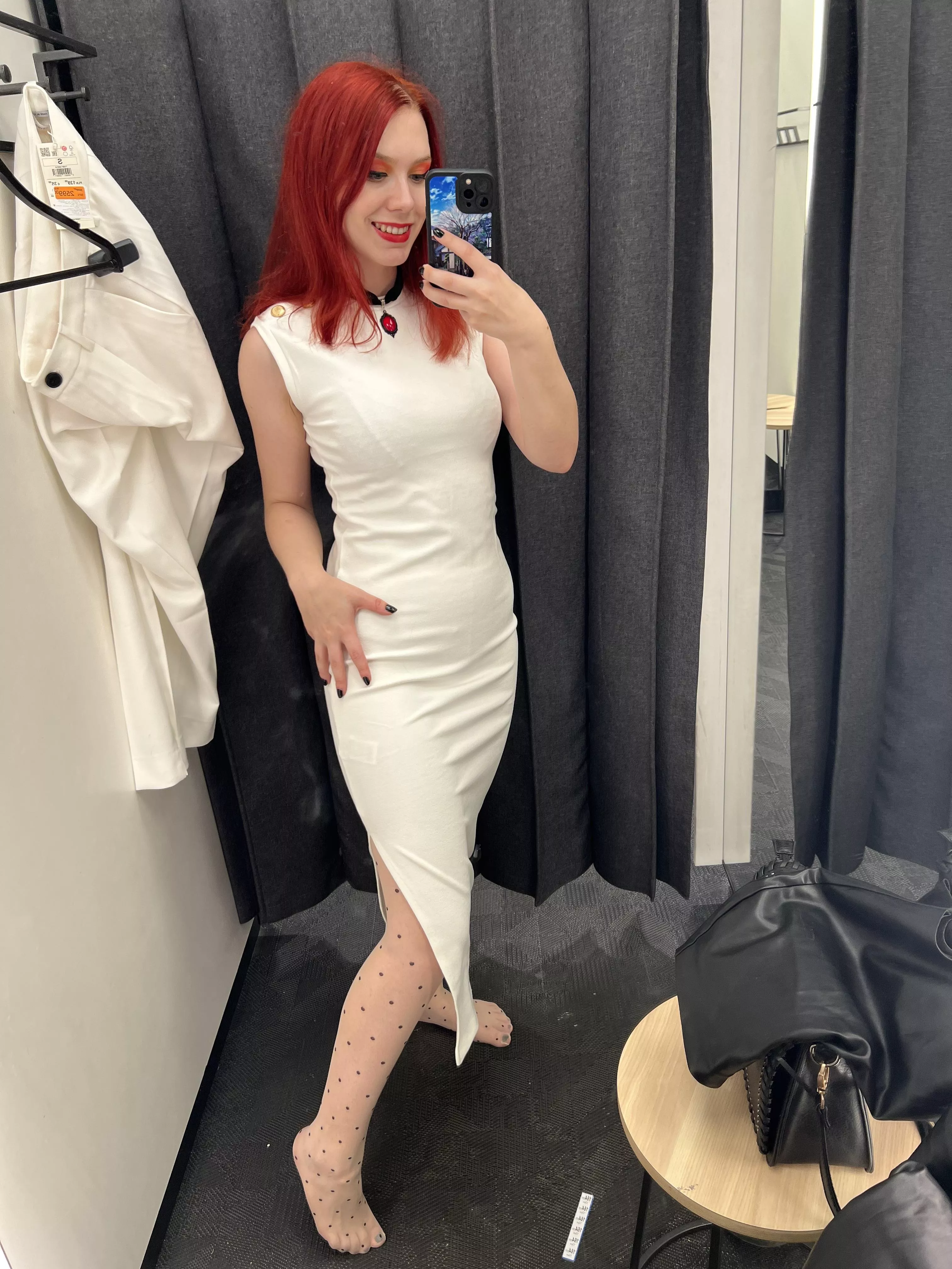 Red❤️ posted by ichigo_emaa