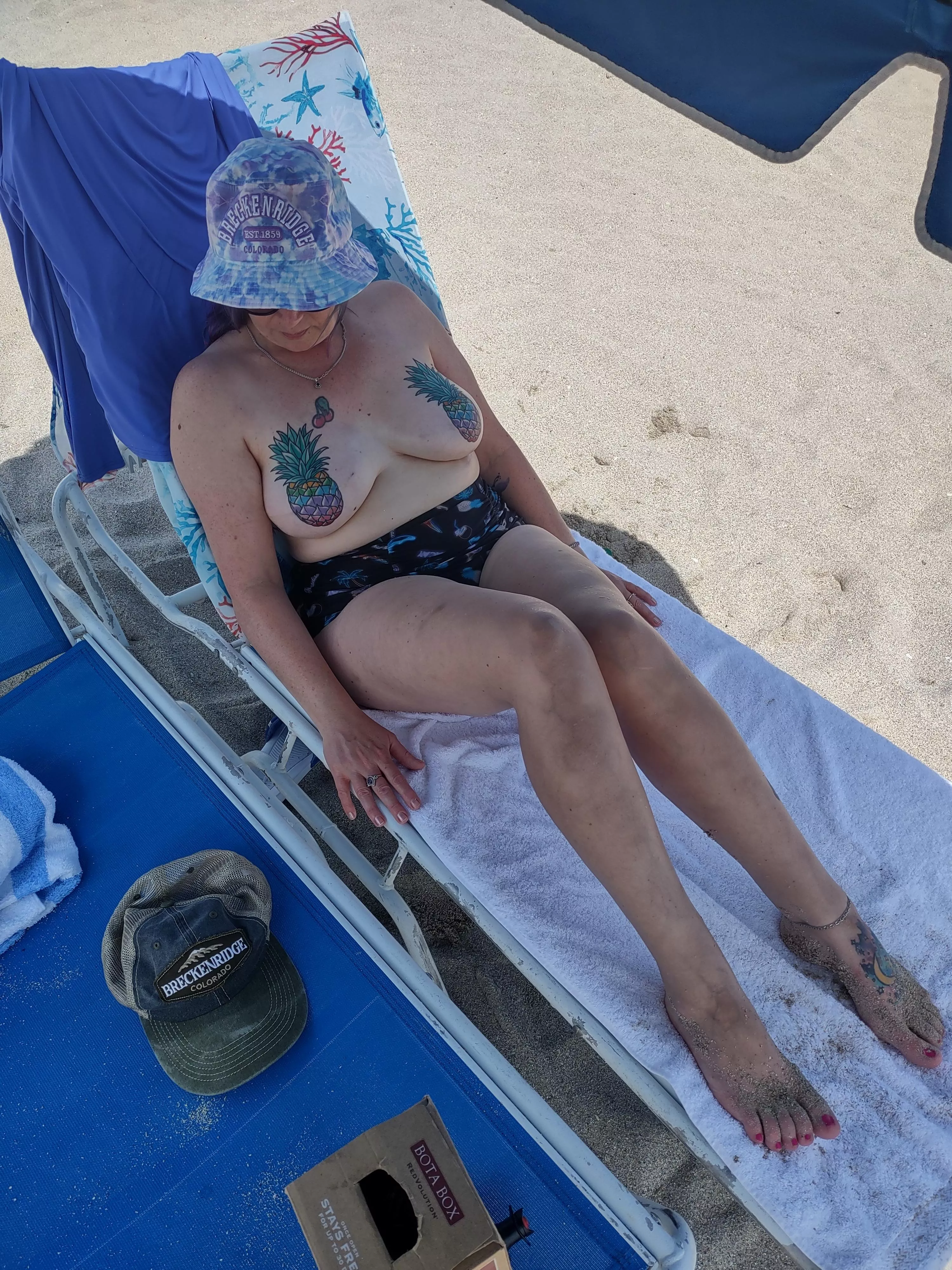 Relaxing in South Beach posted by pineapplesurprise72