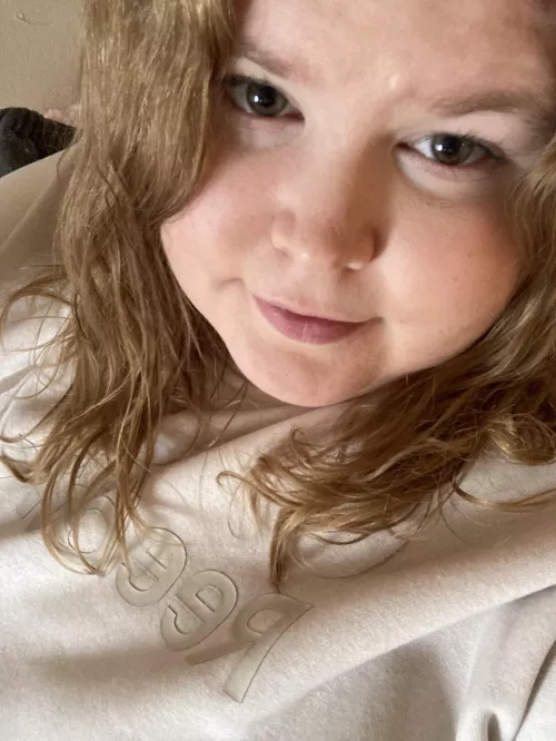 Sleepy today 🥱 by Lizzihart