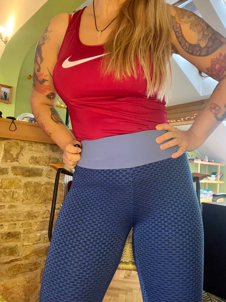 Tight, sexy leggings posted by Love_make_some