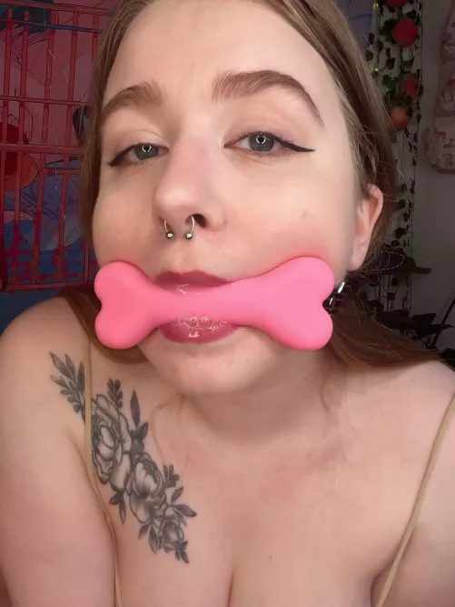 Trying to make my gag wet and did just add bubbles [OC] by lovelygirlLisa