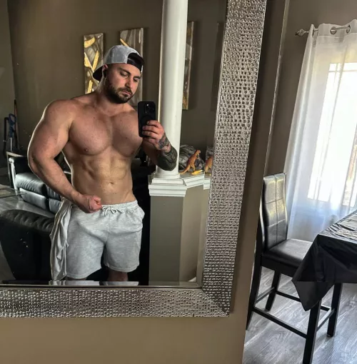 Who wants to feel my body😈(m) by Averagejoe_fit