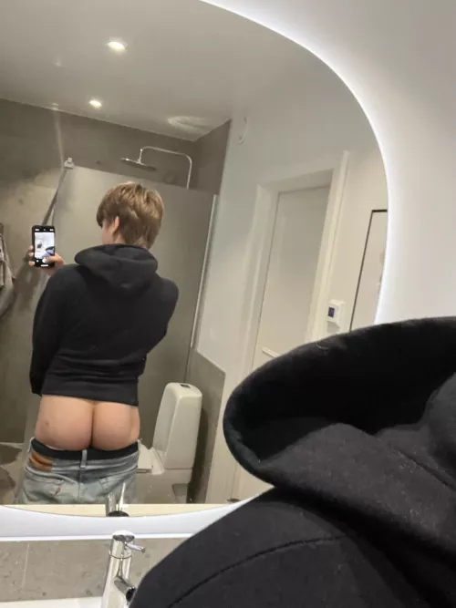 Would you tap that😏 by Markusves-593