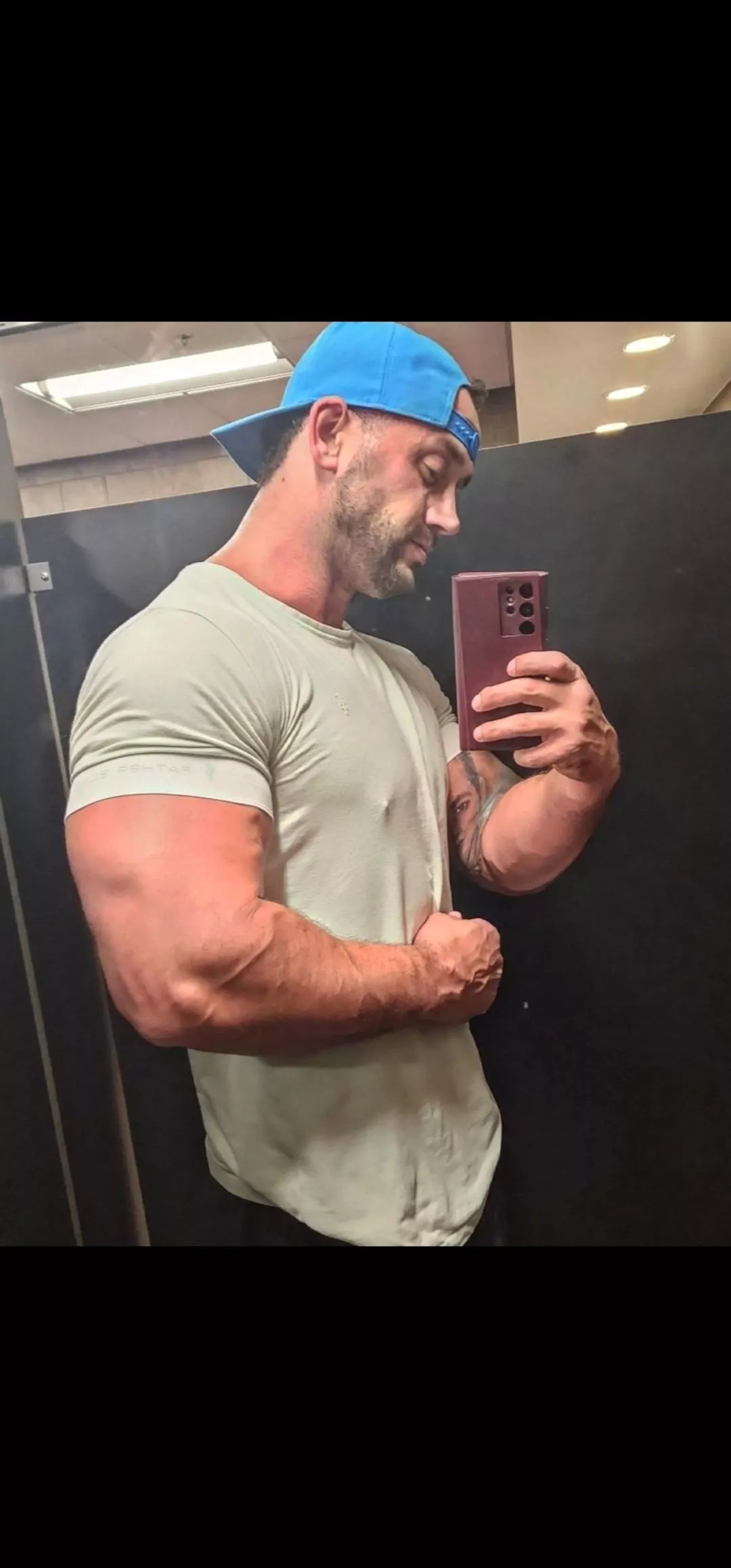 33, half sleeve. Tricep day posted by Dw1614