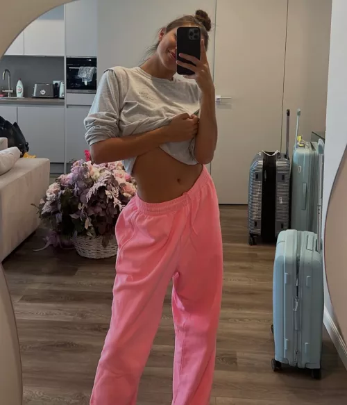 At home (IG story 2023/10/03) by 1MoistRag