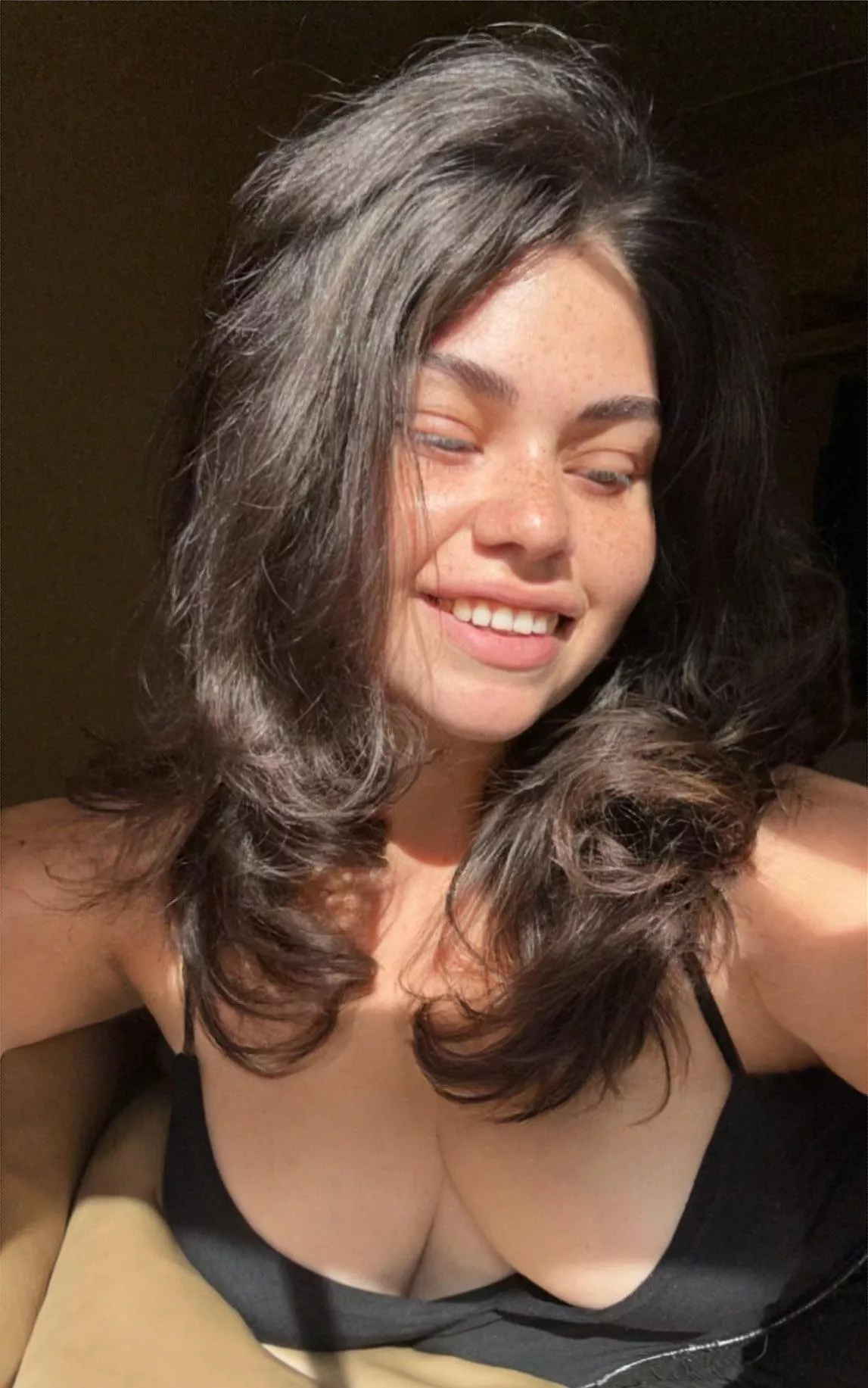 Braless and basking in the sunshine ☀️ posted by mollyzedolly