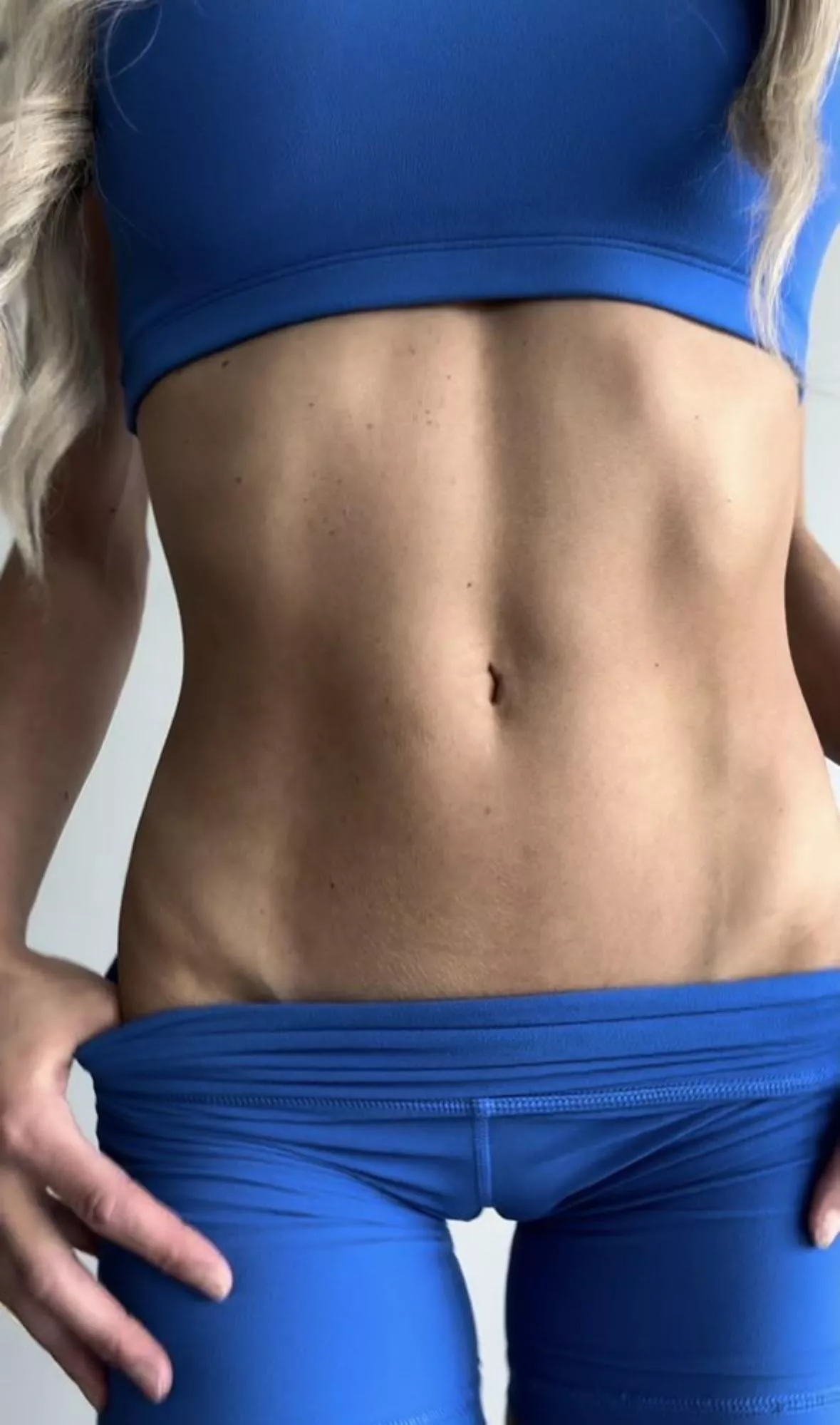 Can u guess my fav color? posted by peachyolivee