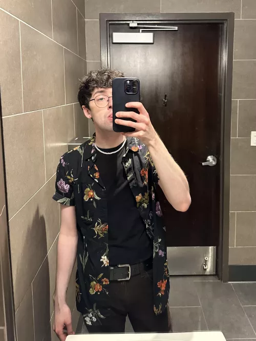 Can’t wait to go home and play the sims by wolfinthedaylight