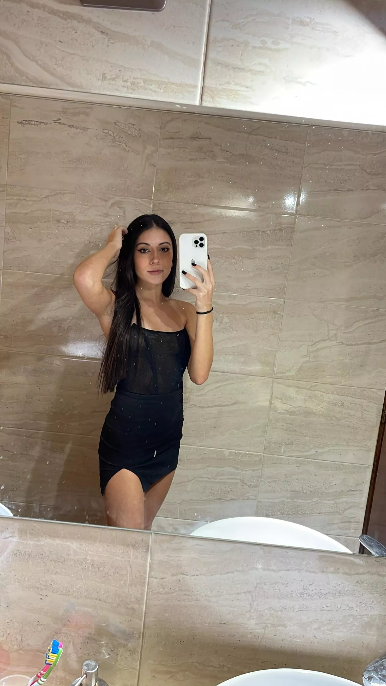 Do I look sexy here? 18F posted by NewClassroomz