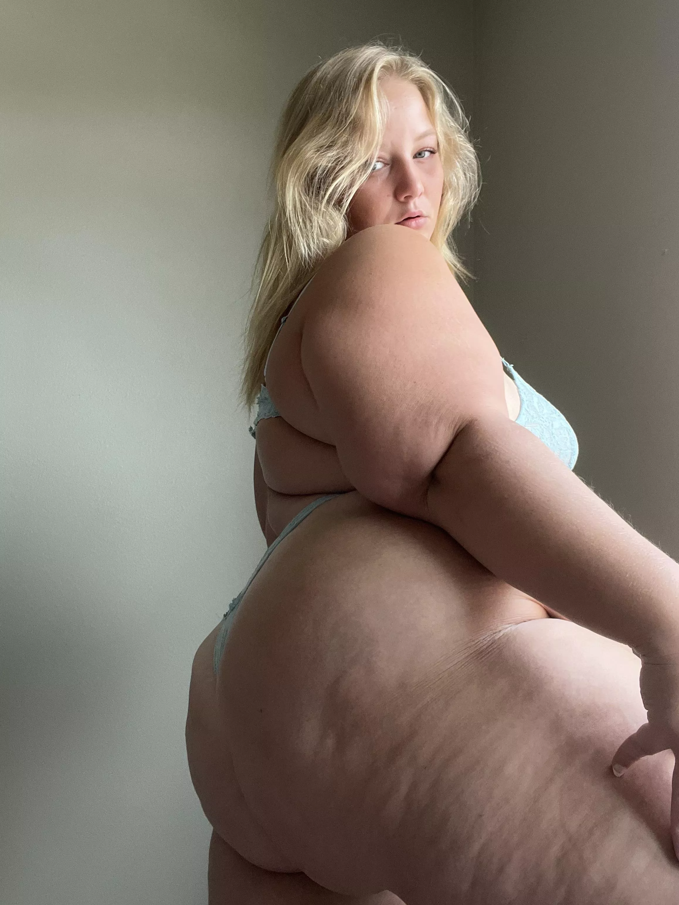 Do you like a massive ass and thighs that would crush you? posted by ceciliaxemily