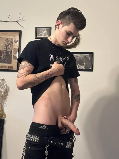 Do you like tall goth guys with big dicks? by PaytonTallSlim