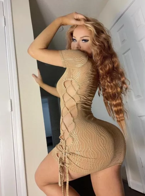 Latina’s asses taste better and I'm ready to prove it by lilpeachyqueenx