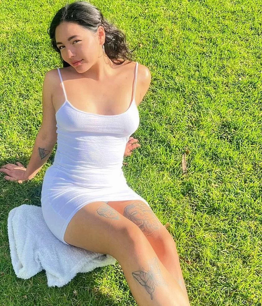 Natural latina beauty 😌 posted by MartenV