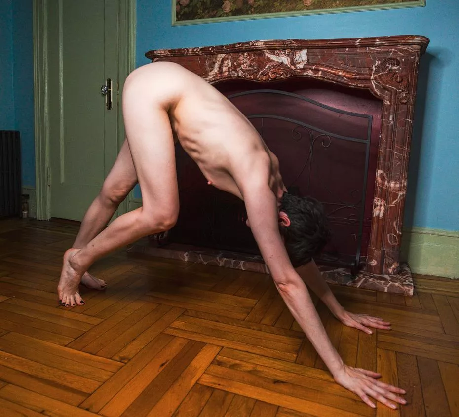 Obsessed with practicing naked and knowing you're watching posted by flexidancer_xx