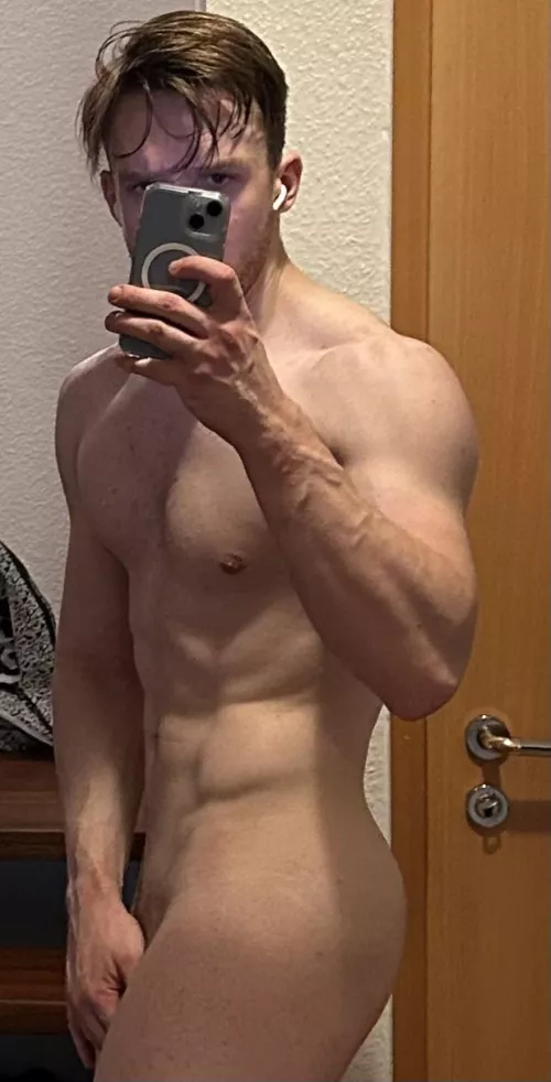 Post workout pump [M] by Empaaah