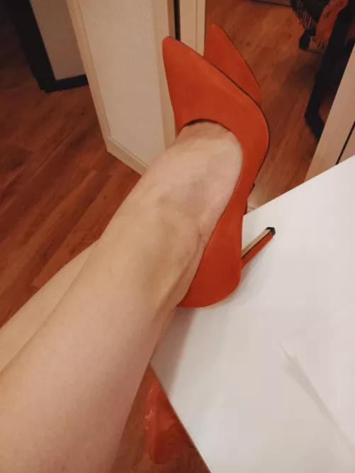 someone gave me these red shoes🍎 by beverlybonas