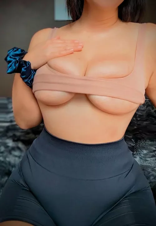 Tryna distract you at the gym xo by airalexgrace