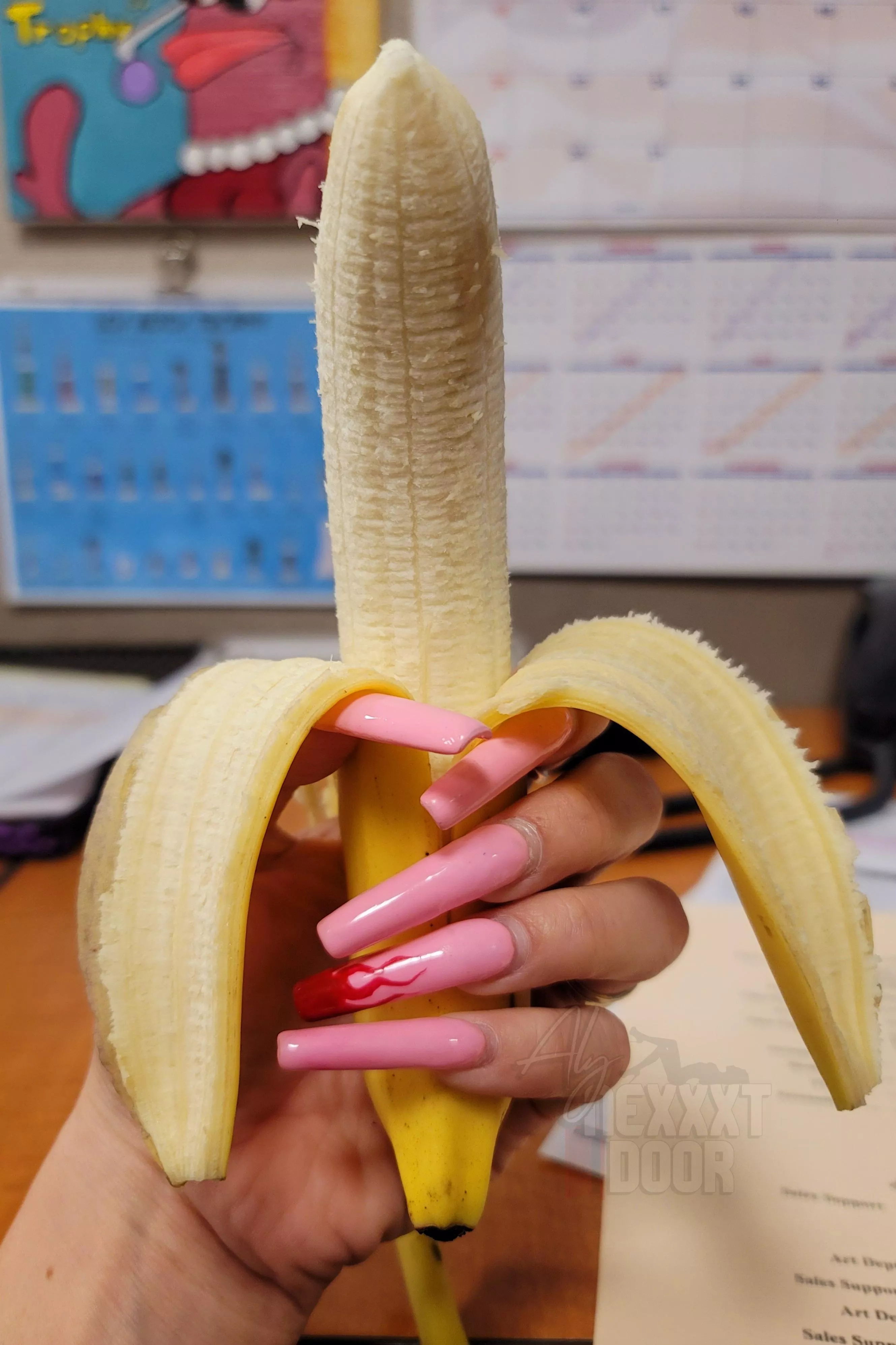 Wanna replace my banana? posted by alynexxxtdoor