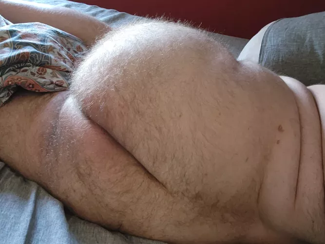 Was about to take a nap but thr lighting shows off my hair~ by SubScoops