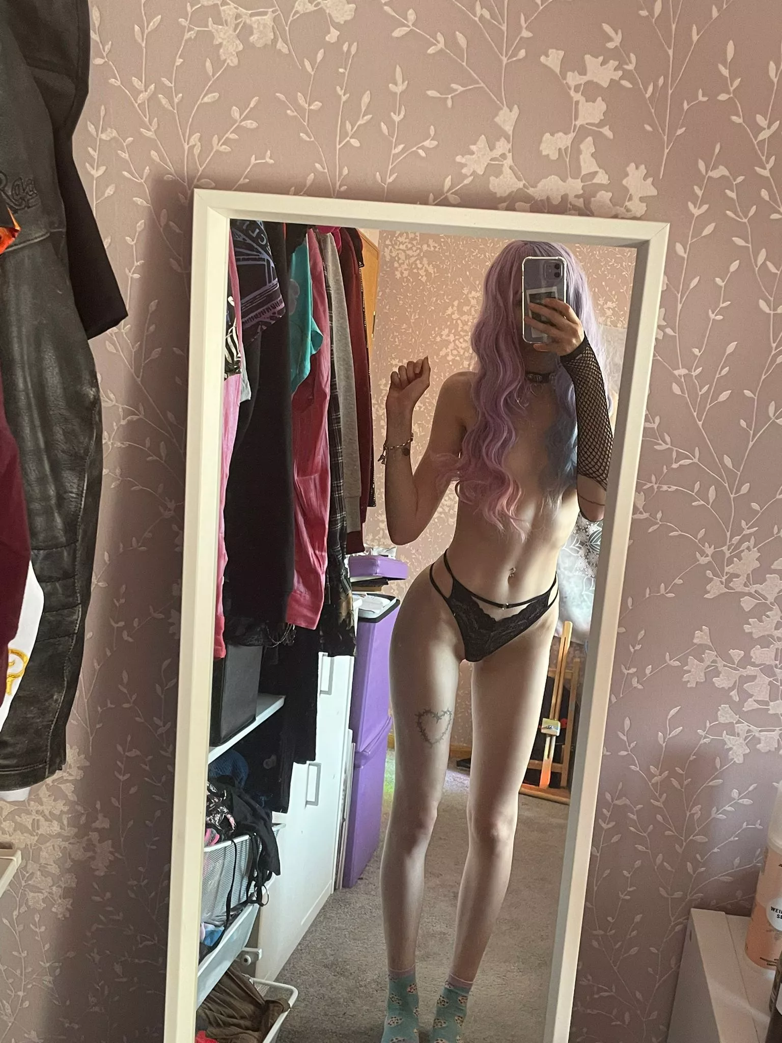 Would love to strip in front of this mirror, already topless 🍒 posted by Deekay_Assthetics