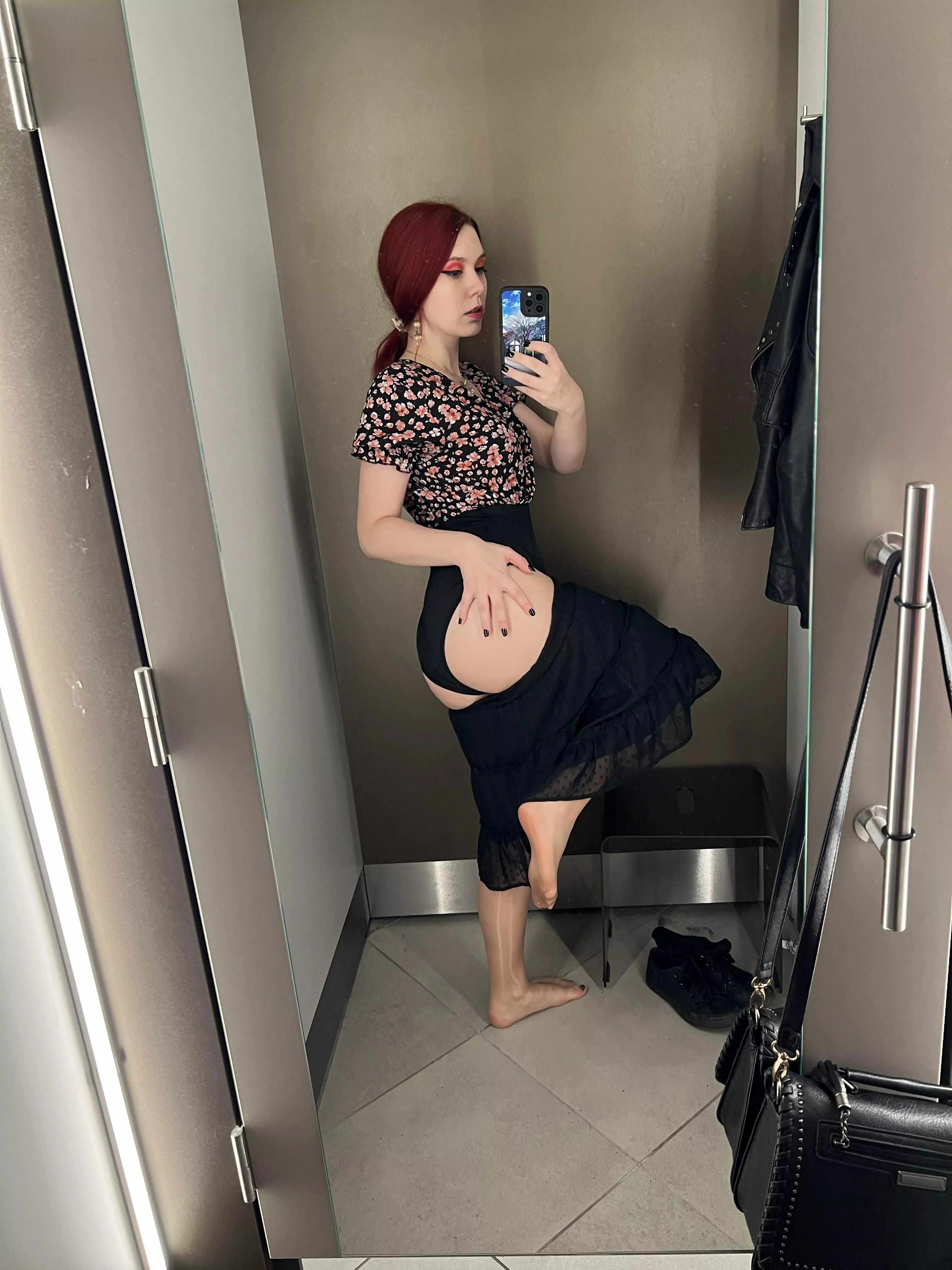 You should spank my ass 🍑 posted by ichigo_emaa