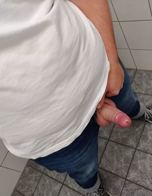 [27] Come suck it under my desk by 001Yami