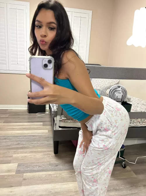 Am i pretty? yes or no👉👈 by it7u